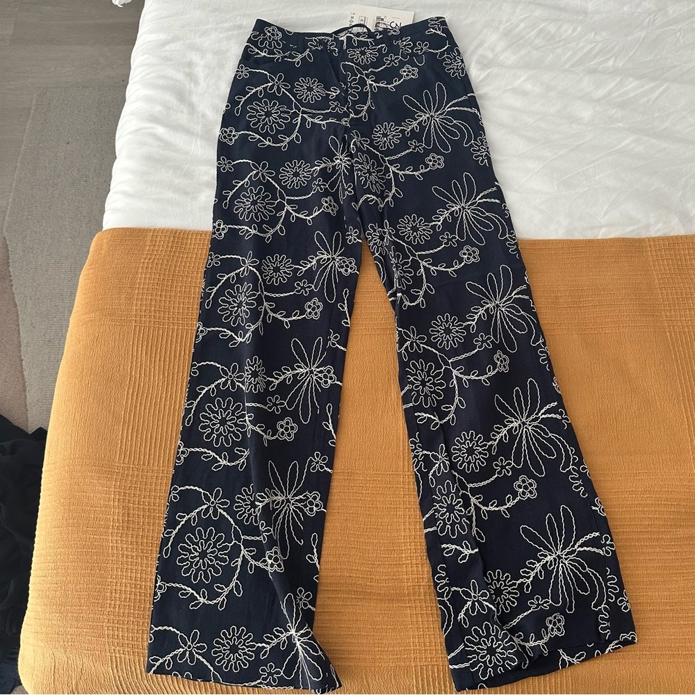 BNWT Stradivarius Navy Floral Embroidered Wide-Leg Pants